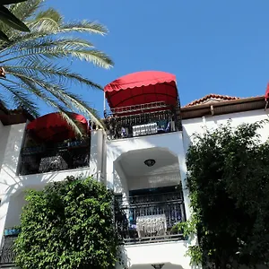 Hotel Mitos, Icmeler